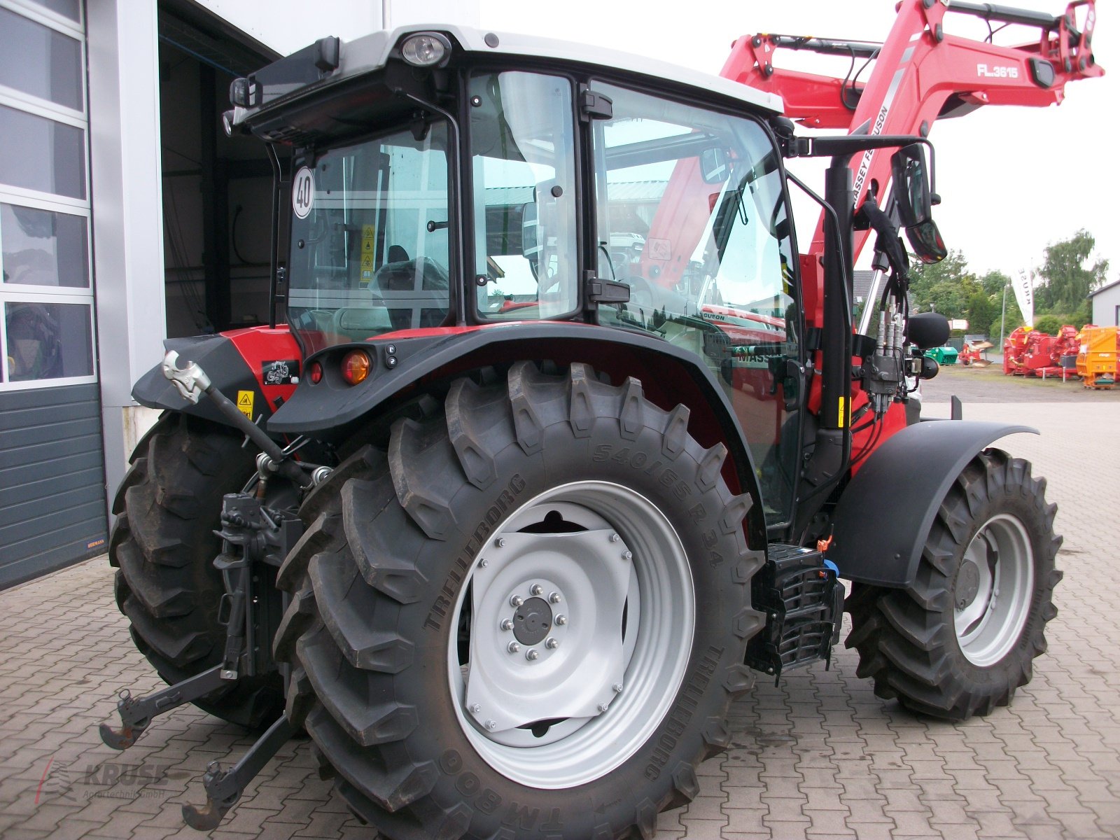 Traktor del tipo Massey Ferguson MF 4708 M CAB Essential mit Frontlader, Neumaschine en Fürstenau (Imagen 11)