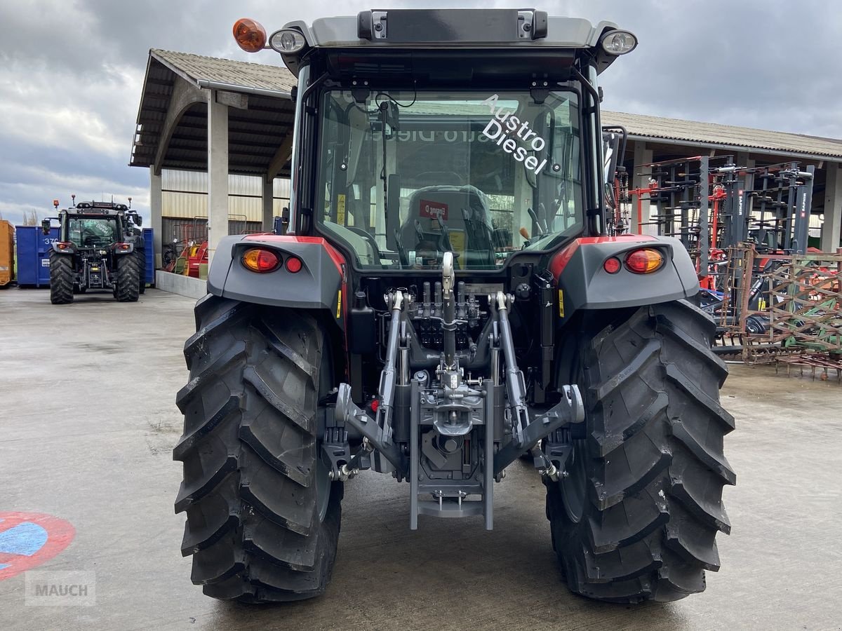 Traktor van het type Massey Ferguson MF 4708 M Kabine, Neumaschine in Burgkirchen (Foto 8)