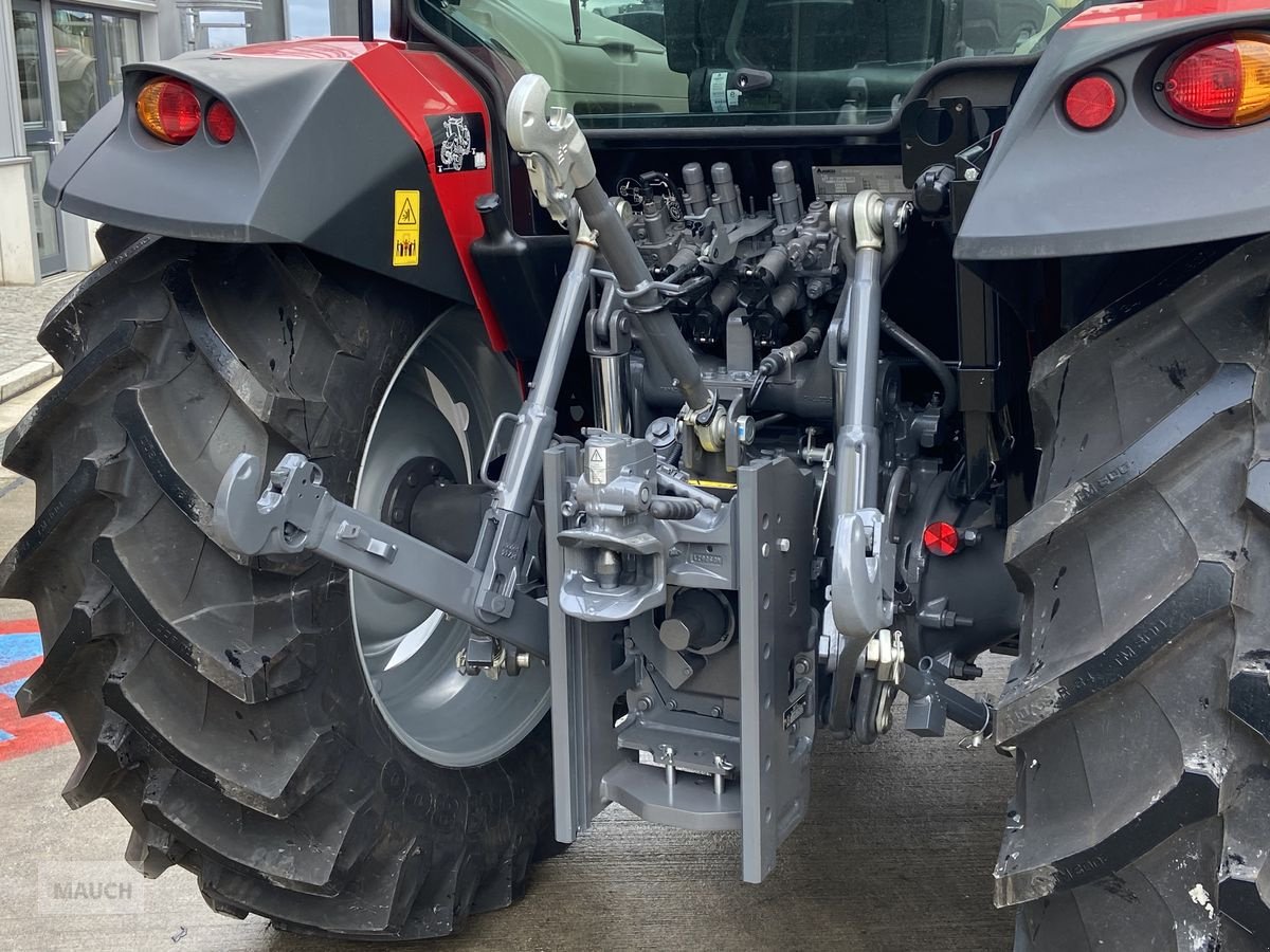 Traktor van het type Massey Ferguson MF 4708 M Kabine, Neumaschine in Burgkirchen (Foto 10)