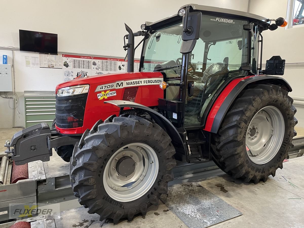 Traktor of the type Massey Ferguson MF 4708 M Kabine, Neumaschine in Pattigham (Picture 1)