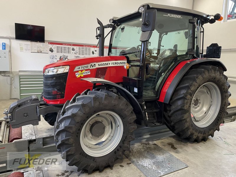 Traktor of the type Massey Ferguson MF 4708 M Kabine, Neumaschine in Pattigham (Picture 1)