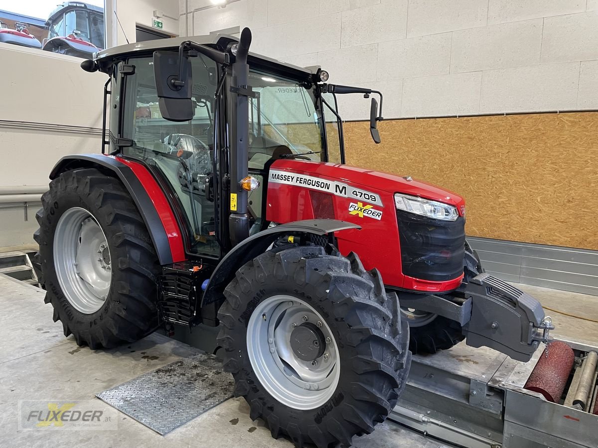 Traktor of the type Massey Ferguson MF 4708 M Kabine, Neumaschine in Pattigham (Picture 3)