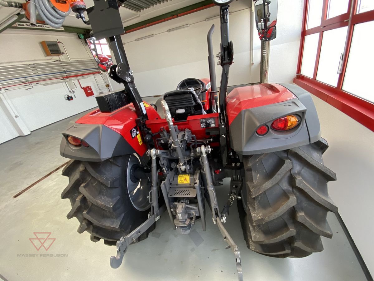 Traktor of the type Massey Ferguson MF 4708 M Plattform, Neumaschine in Schwechat (Picture 9)