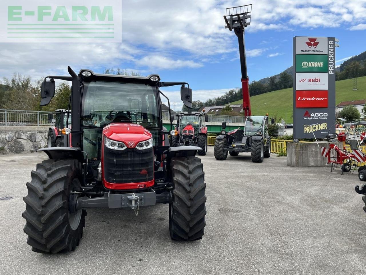 Traktor des Typs Massey Ferguson mf 4708 m, Gebrauchtmaschine in RANDEGG (Bild 2)