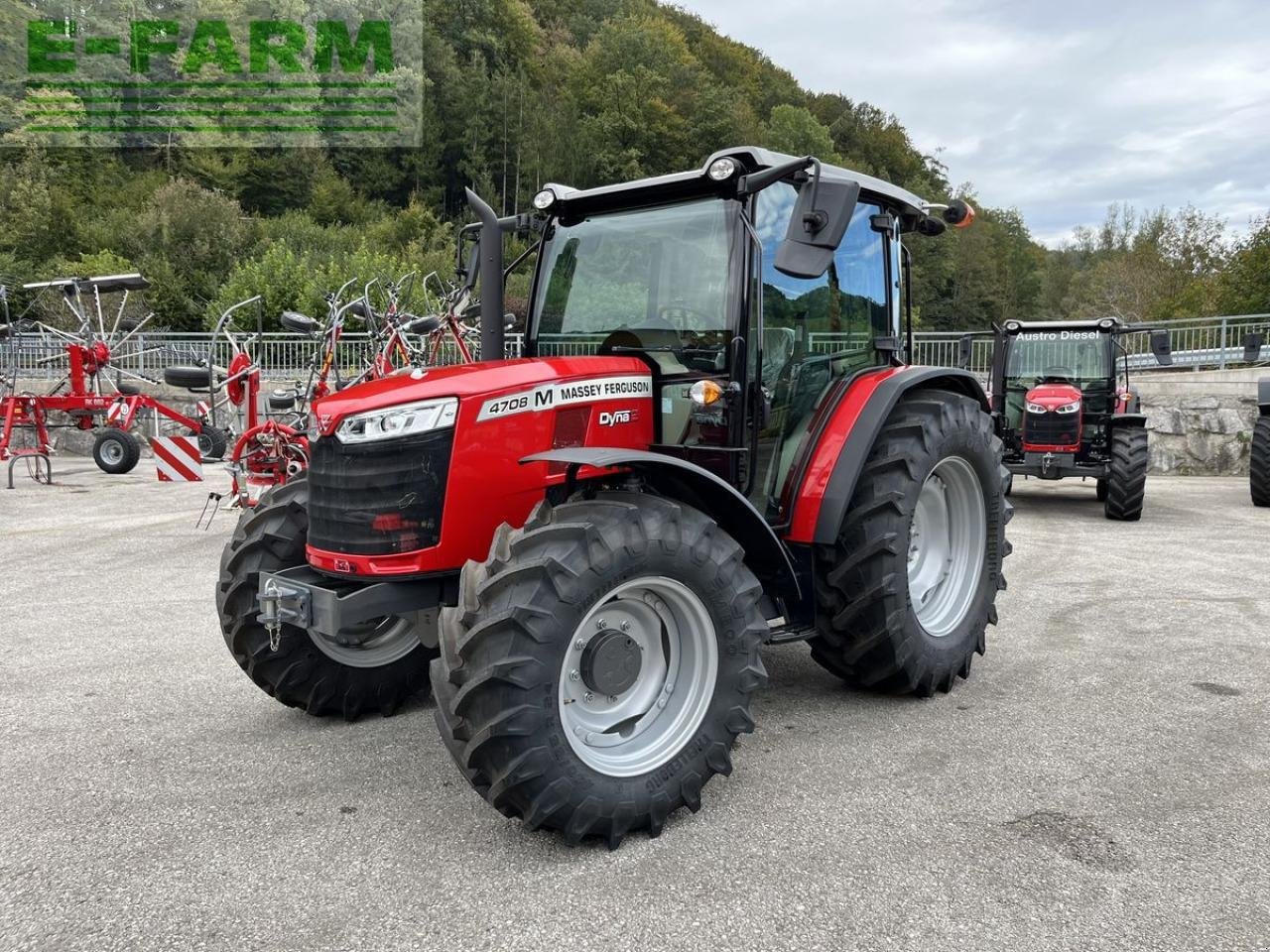 Traktor des Typs Massey Ferguson mf 4708 m, Gebrauchtmaschine in RANDEGG (Bild 3)