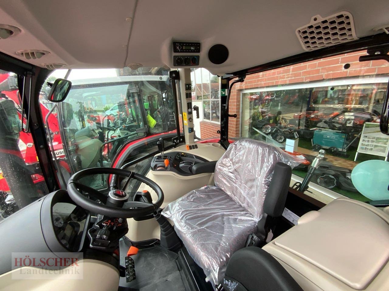 Traktor des Typs Massey Ferguson MF 4708M CAB, Neumaschine in Warendorf (Bild 4)