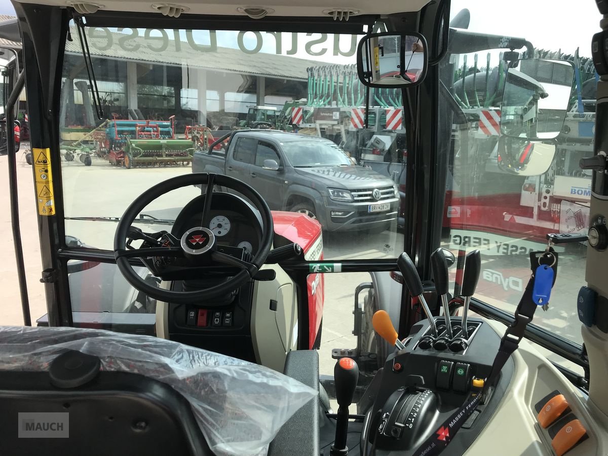 Traktor van het type Massey Ferguson MF 4710 M Kabine, Neumaschine in Burgkirchen (Foto 18)