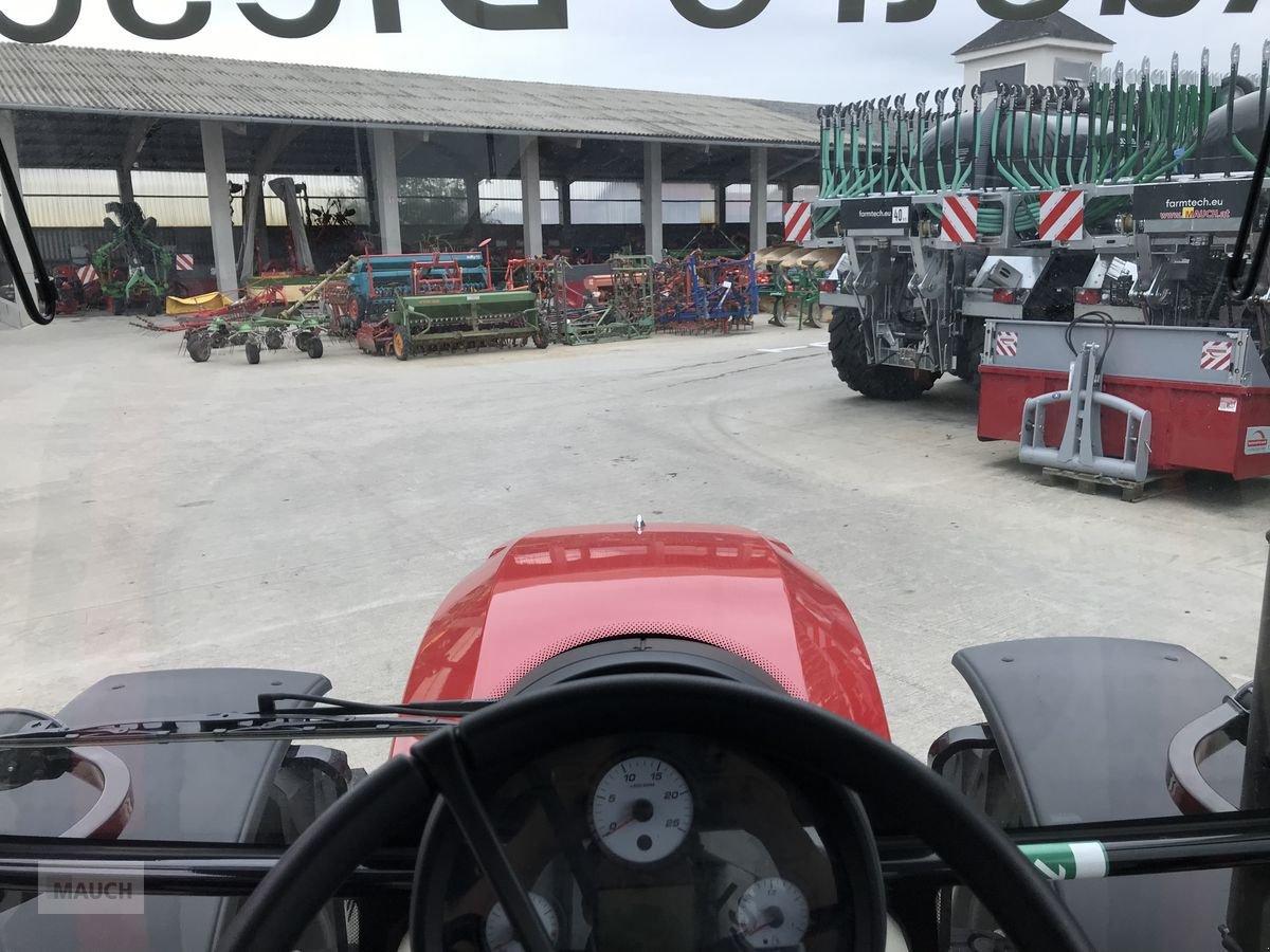 Traktor van het type Massey Ferguson MF 4710 M Kabine, Vorführmaschine in Burgkirchen (Foto 14)