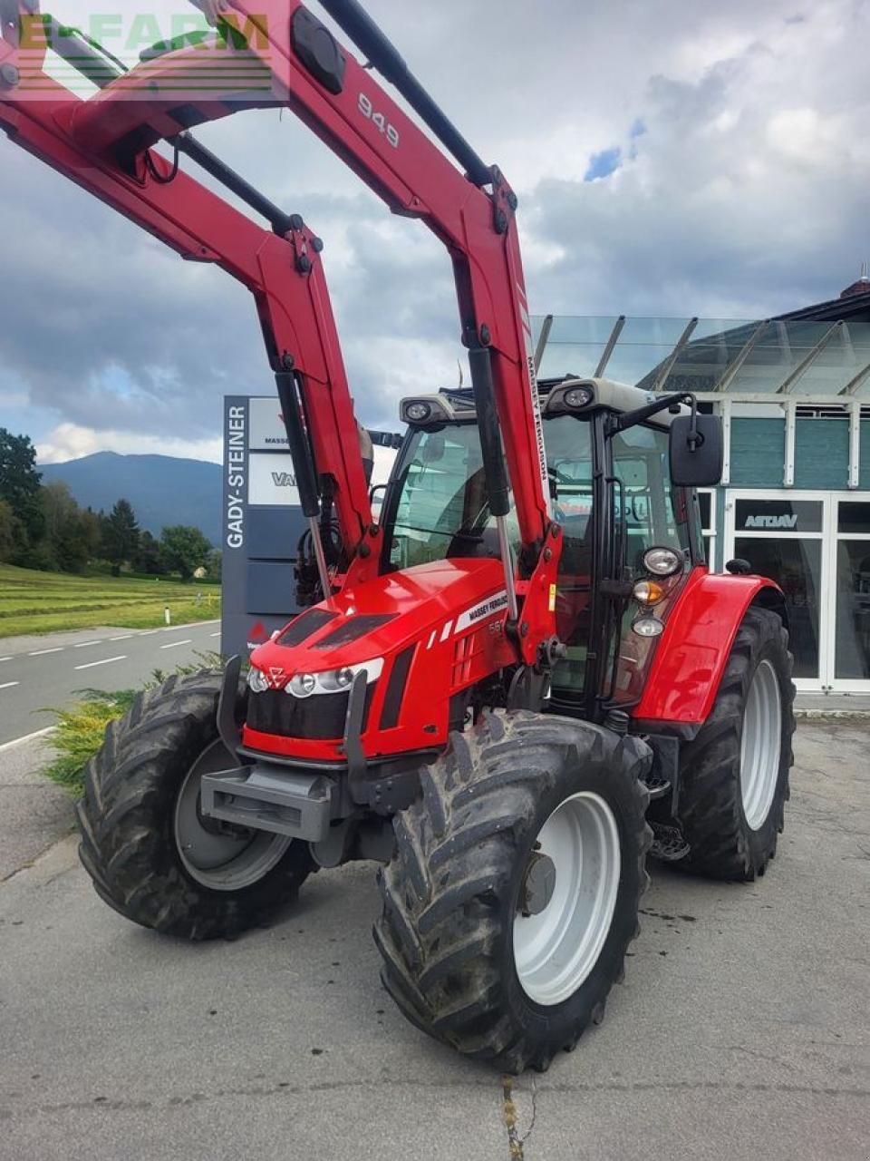 Traktor des Typs Massey Ferguson mf 5610 dyna-4 es-panoramic Essential, Gebrauchtmaschine in NIEDERWÖLZ (Bild 1)