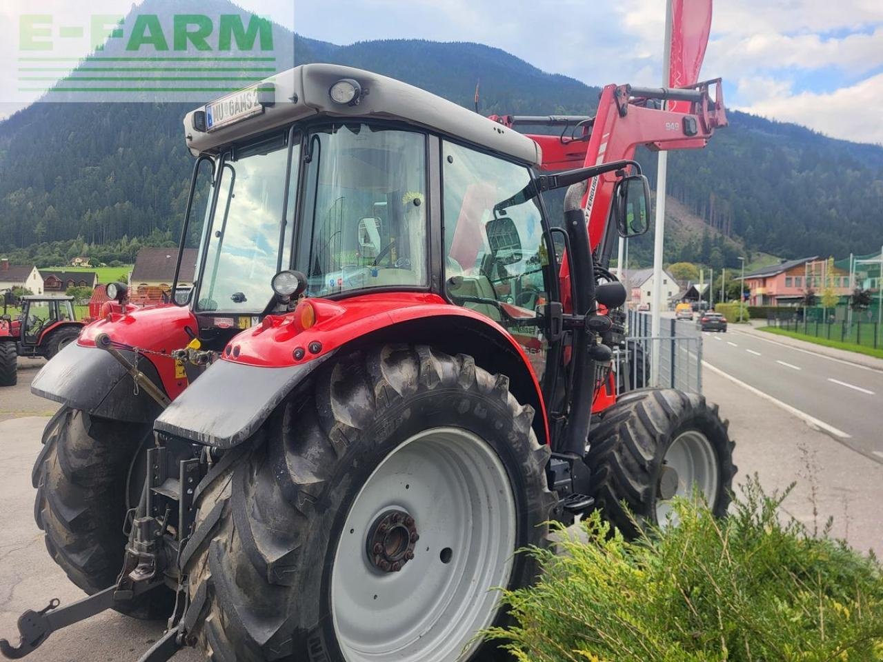 Traktor of the type Massey Ferguson mf 5610 dyna-4 es-panoramic Essential, Gebrauchtmaschine in NIEDERWÖLZ (Picture 2)