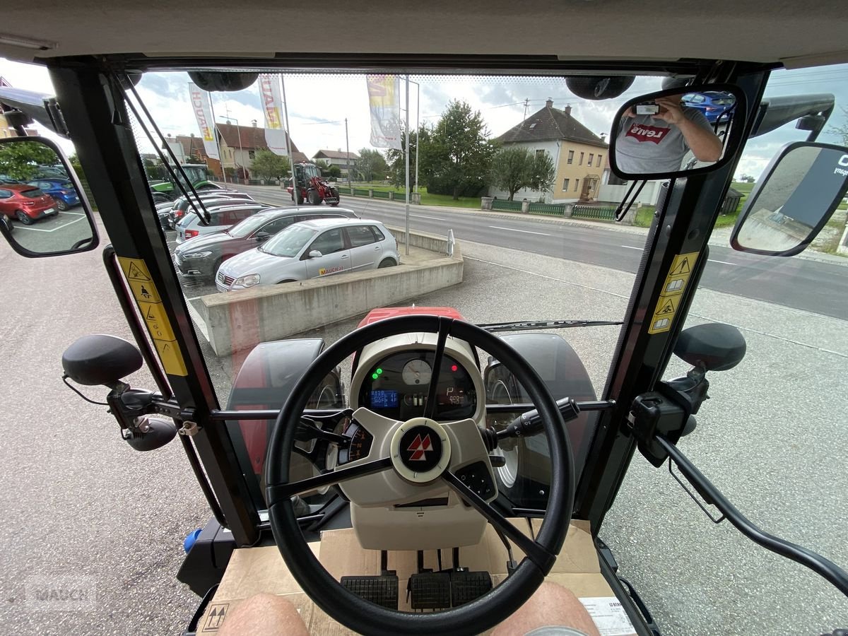 Traktor of the type Massey Ferguson MF 5611 Dyna-6 Efficient, Gebrauchtmaschine in Burgkirchen (Picture 19)