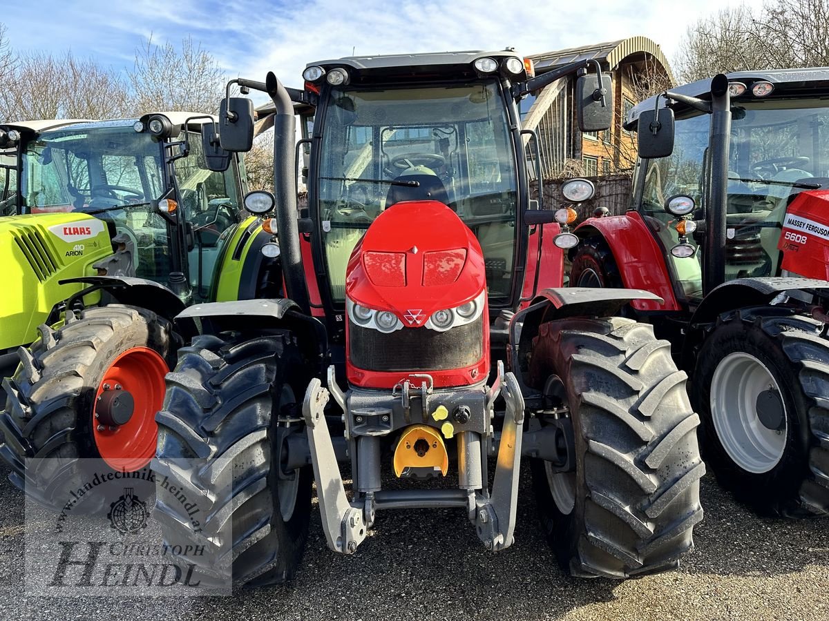 Traktor of the type Massey Ferguson MF 5611 Dyna-6 Efficient, Gebrauchtmaschine in Stephanshart (Picture 3)