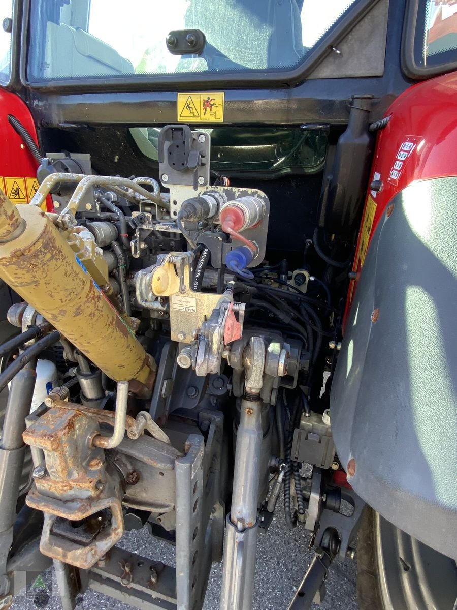 Traktor van het type Massey Ferguson MF 5611, Gebrauchtmaschine in Markt Hartmannsdorf (Foto 9)