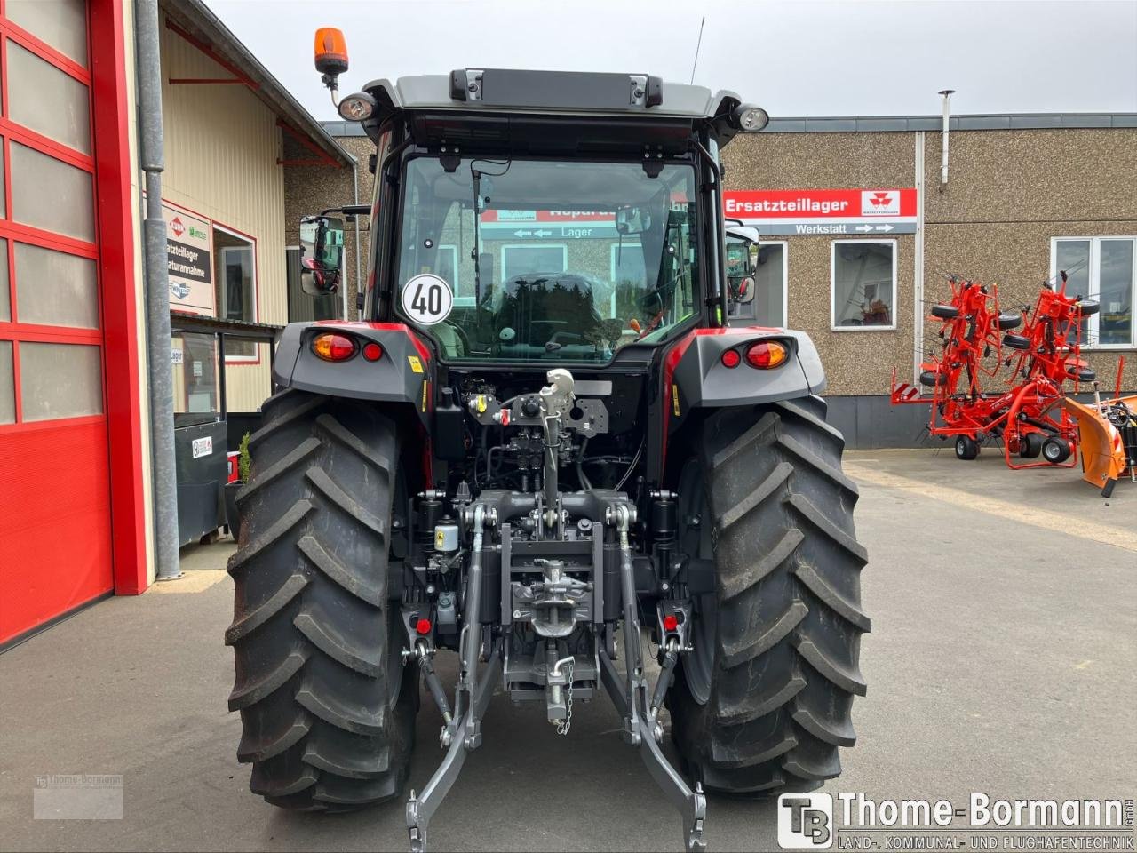 Traktor of the type Massey Ferguson MF 5709 M Dyna-4 4WD, Neumaschine in Prüm (Picture 9)