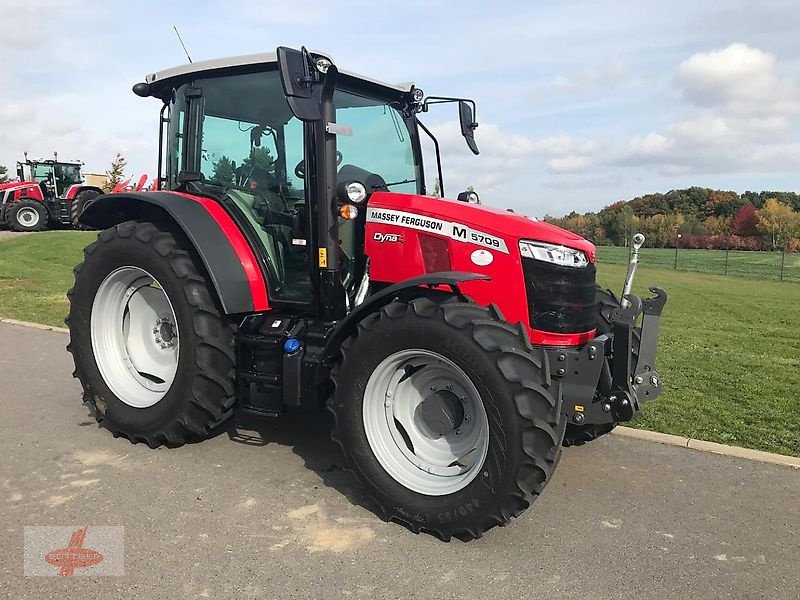 Traktor van het type Massey Ferguson MF 5709 M Dyna-4, Gebrauchtmaschine in Oederan (Foto 5)