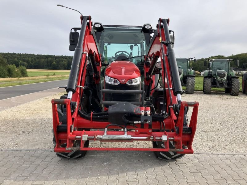 Traktor des Typs Massey Ferguson MF 5709 mit Quicke X5S FL, Gebrauchtmaschine in Birgland (Bild 2)