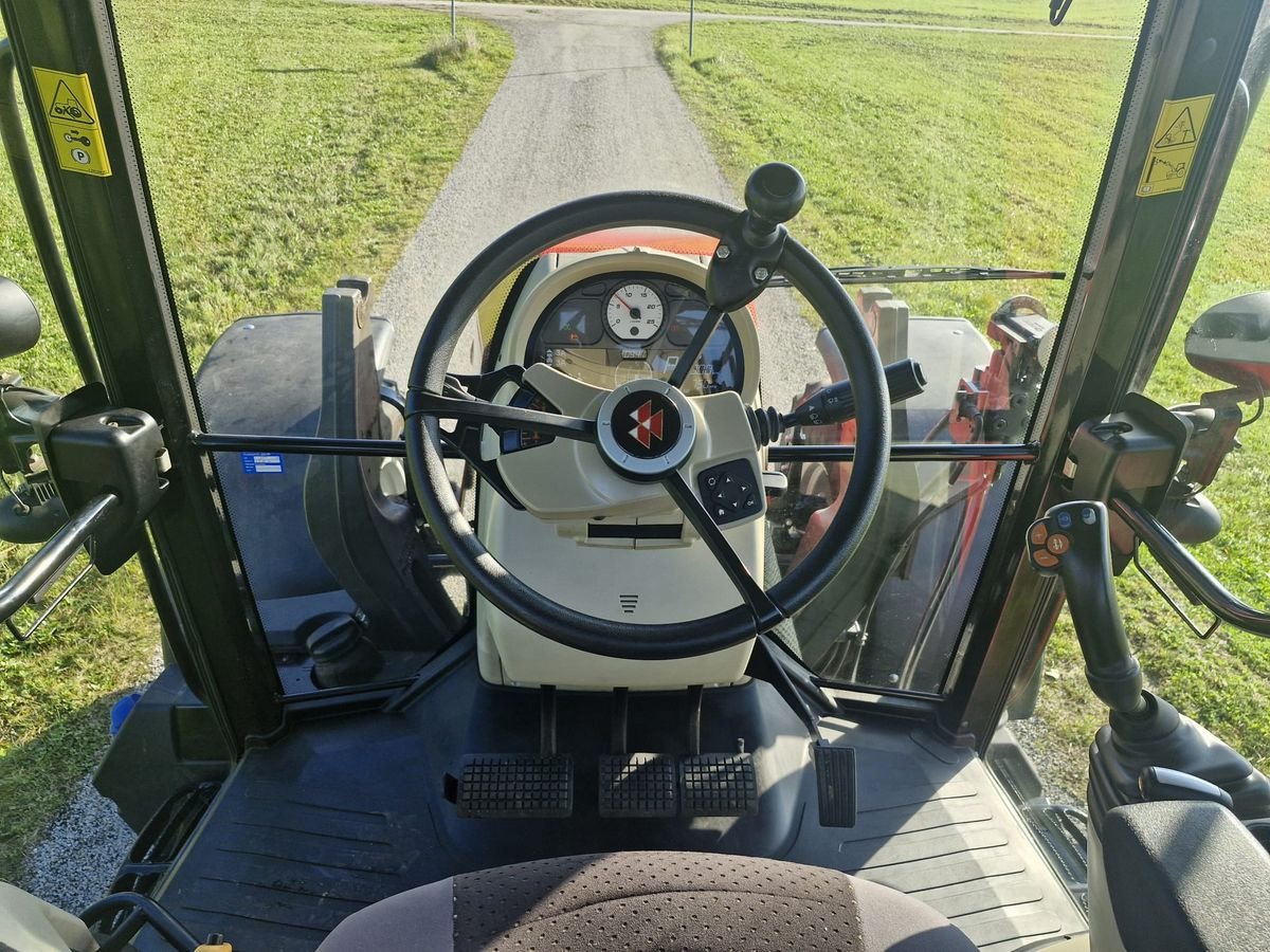 Traktor typu Massey Ferguson MF 5710 SL Dyna-4 Essential, Gebrauchtmaschine w NATTERNBACH (Zdjęcie 16)