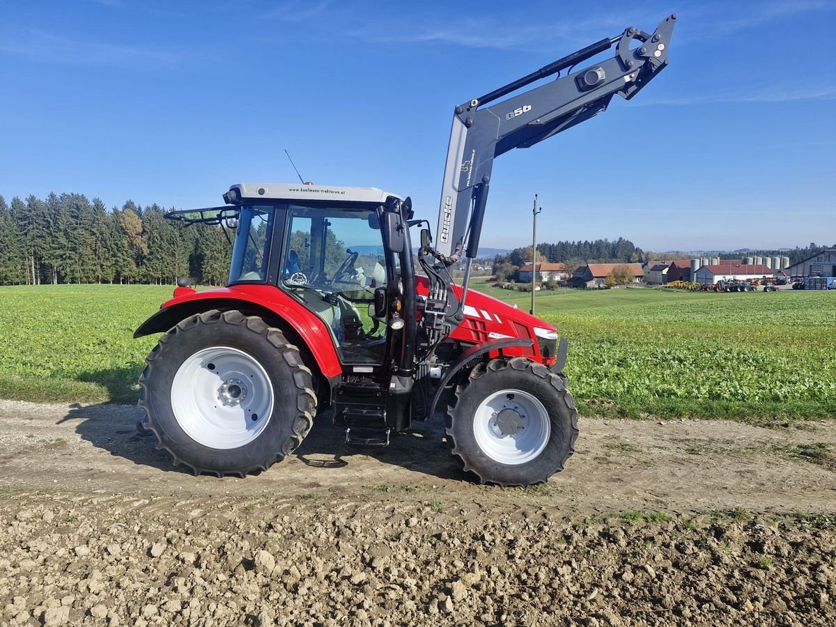 Traktor of the type Massey Ferguson MF 5710 SL Dyna-4 Essential, Gebrauchtmaschine in NATTERNBACH (Picture 3)