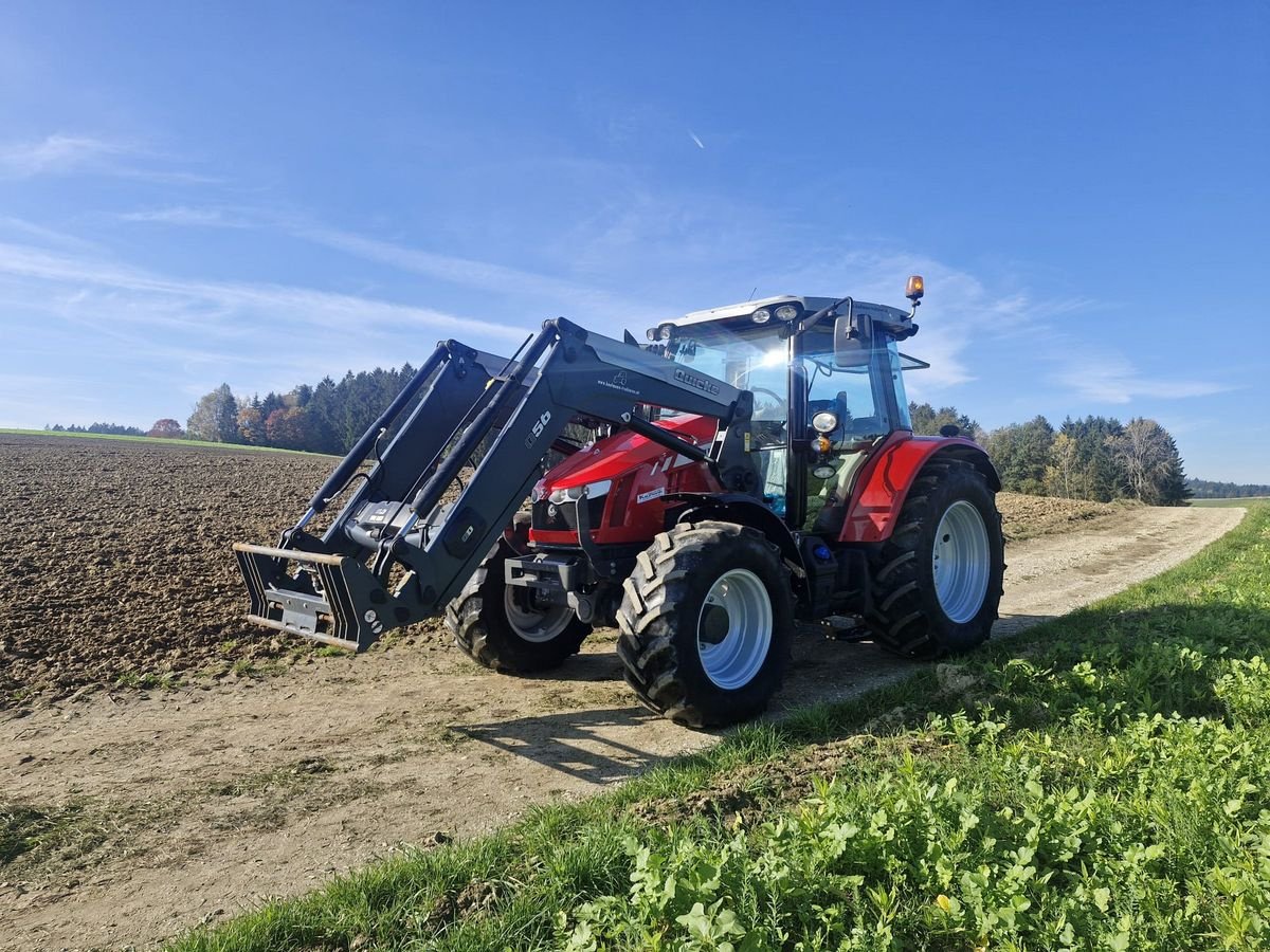 Traktor of the type Massey Ferguson MF 5710 SL Dyna-4 Essential, Gebrauchtmaschine in NATTERNBACH (Picture 2)