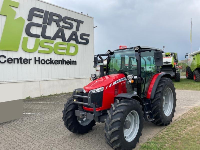 Traktor типа Massey Ferguson MF 5711 Dyna 4, Gebrauchtmaschine в Hockenheim (Фотография 1)