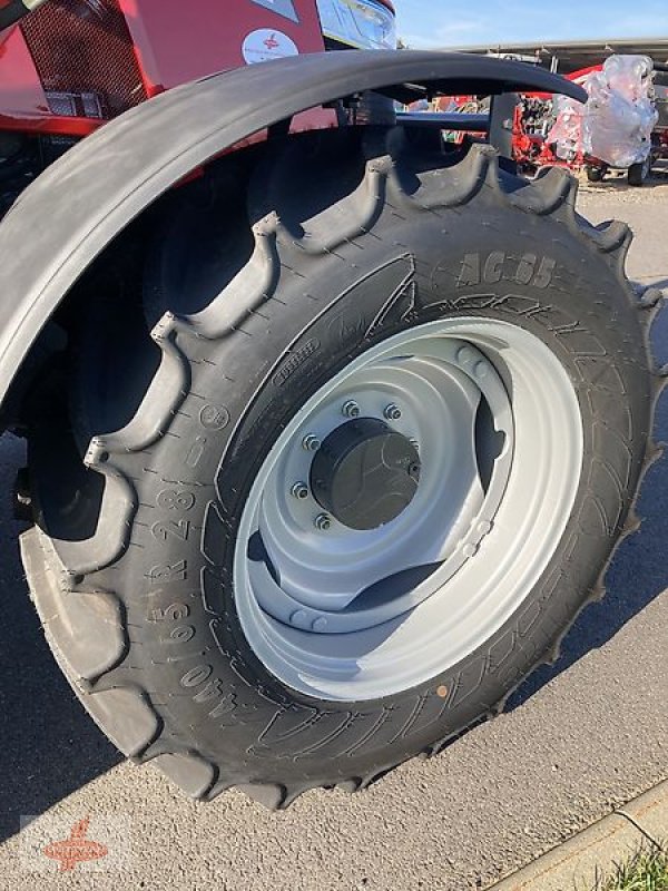 Traktor Türe ait Massey Ferguson MF 5711 M Dyna-4, Neumaschine içinde Oederan (resim 11)