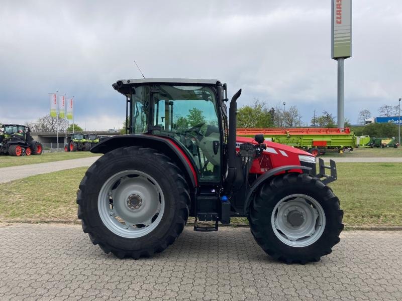 Traktor des Typs Massey Ferguson MF 5711, Gebrauchtmaschine in Hockenheim (Bild 4)