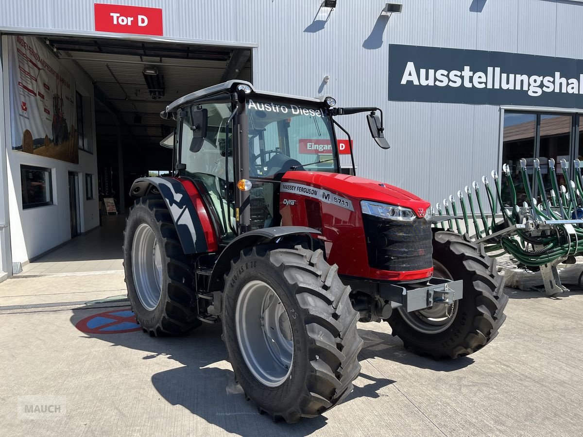 Traktor of the type Massey Ferguson MF 5711, Neumaschine in Burgkirchen (Picture 1)