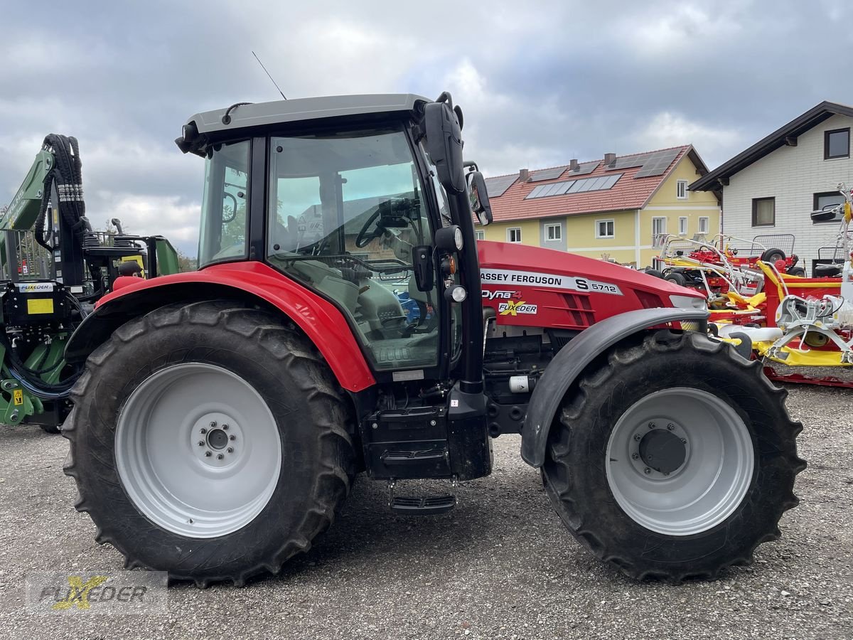 Traktor типа Massey Ferguson MF 5712 S Essential, Gebrauchtmaschine в Pattigham (Фотография 2)