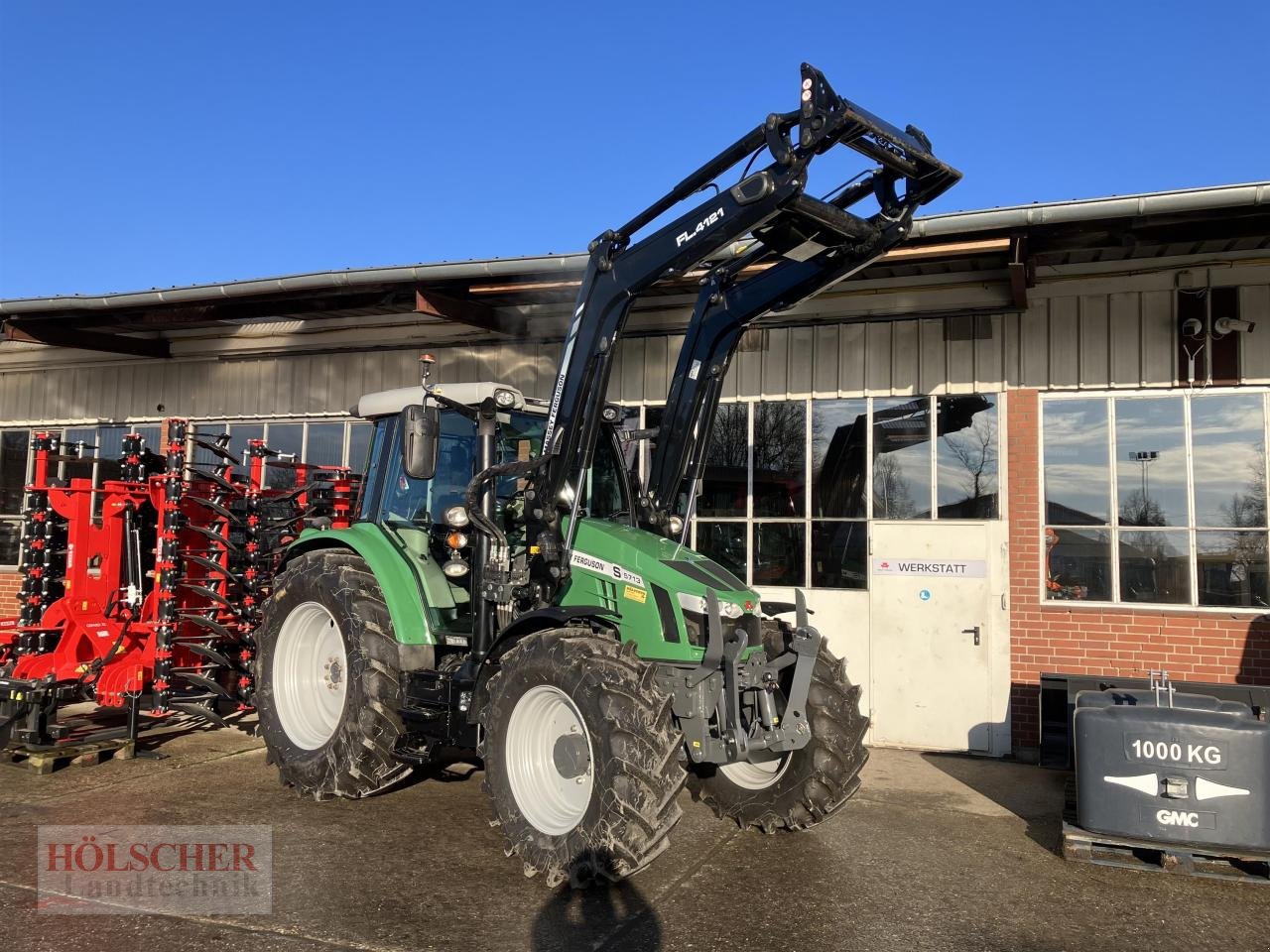 Traktor типа Massey Ferguson MF 5713 S D6 Efficient, Gebrauchtmaschine в Warendorf (Фотография 1)