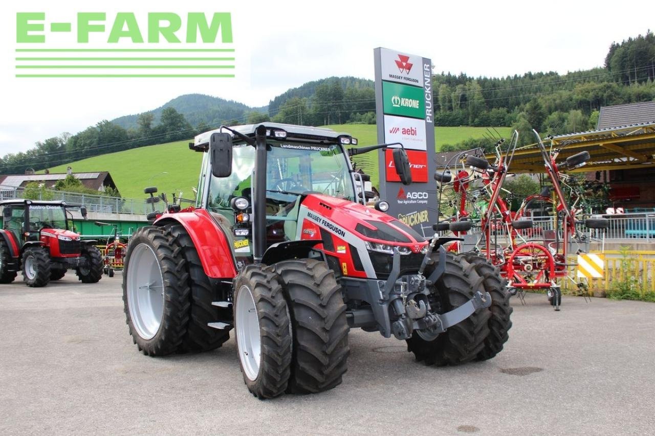 Traktor typu Massey Ferguson mf 5s.105 dyna-4 efficient Efficient, Gebrauchtmaschine v RANDEGG (Obrázok 1)