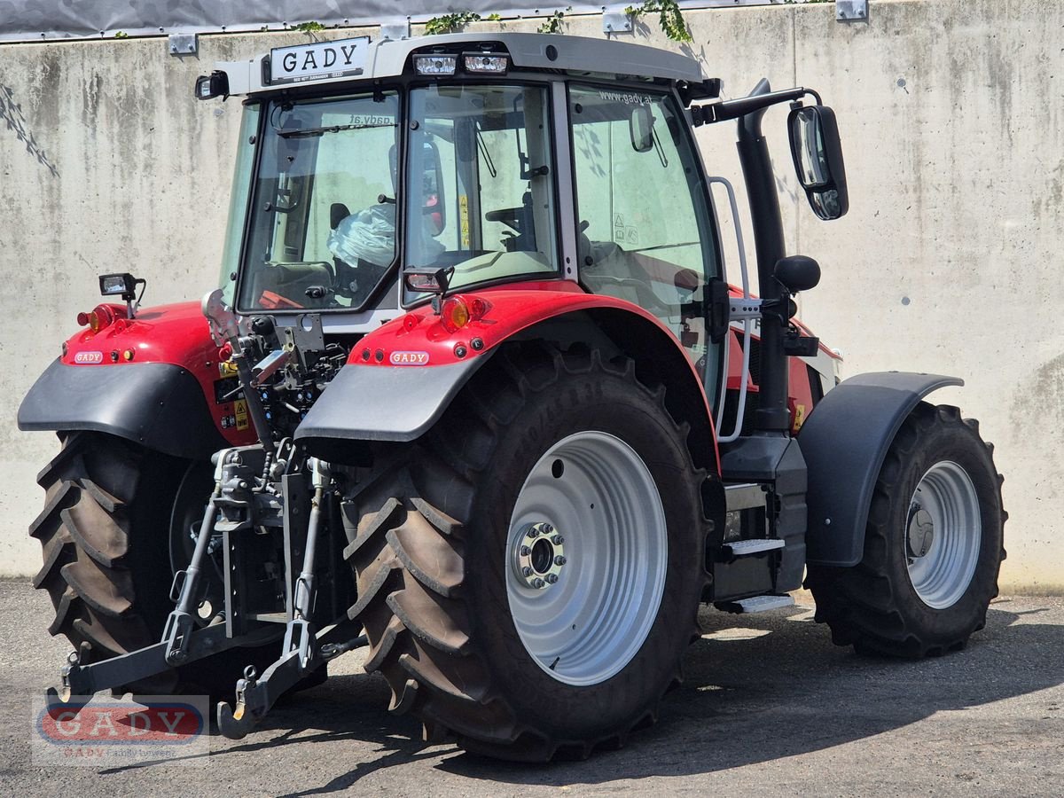 Traktor des Typs Massey Ferguson MF 5S.105 Dyna-4 Efficient, Gebrauchtmaschine in Lebring (Bild 2)