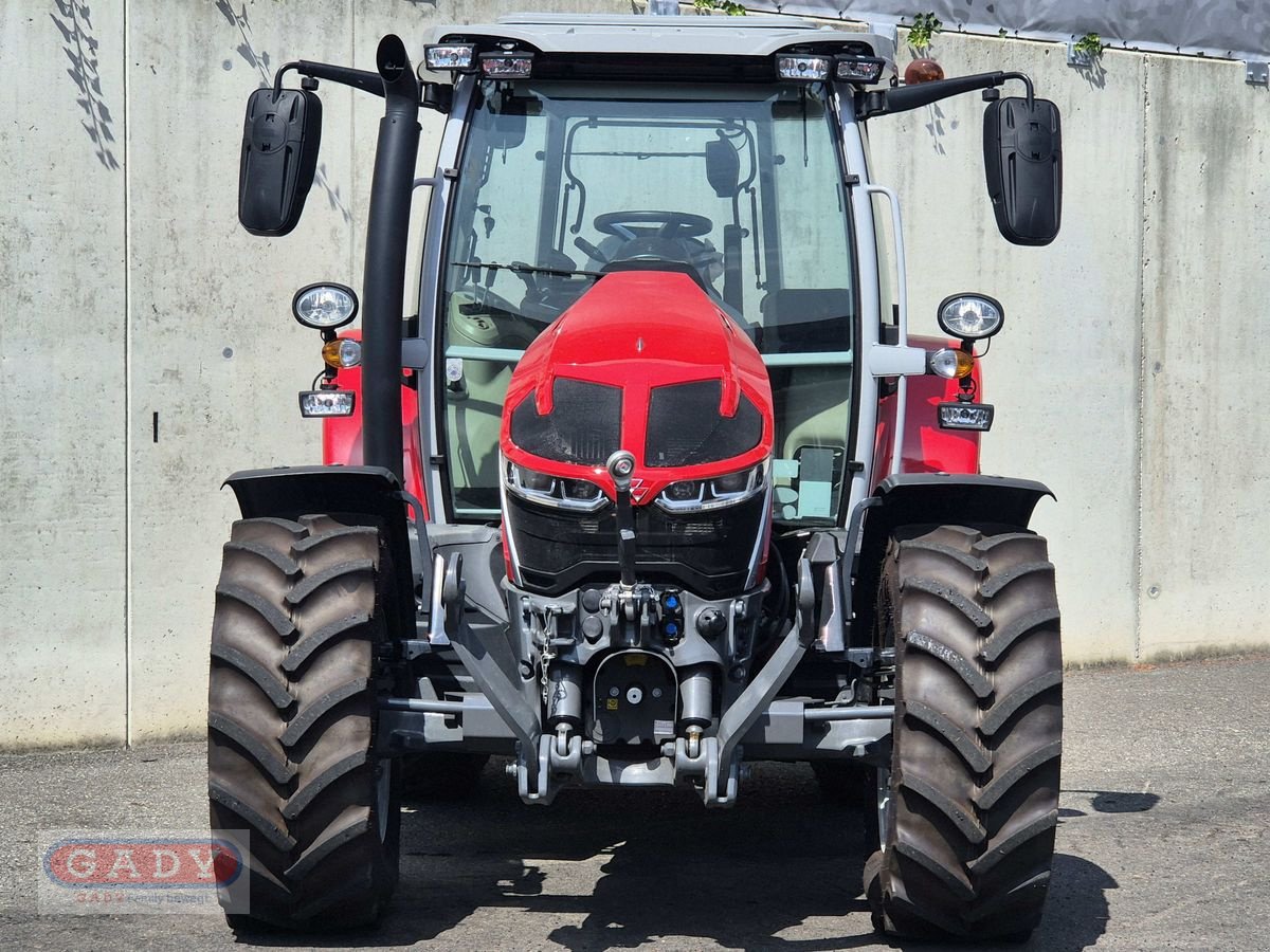 Traktor des Typs Massey Ferguson MF 5S.105 Dyna-4 Efficient, Gebrauchtmaschine in Lebring (Bild 3)