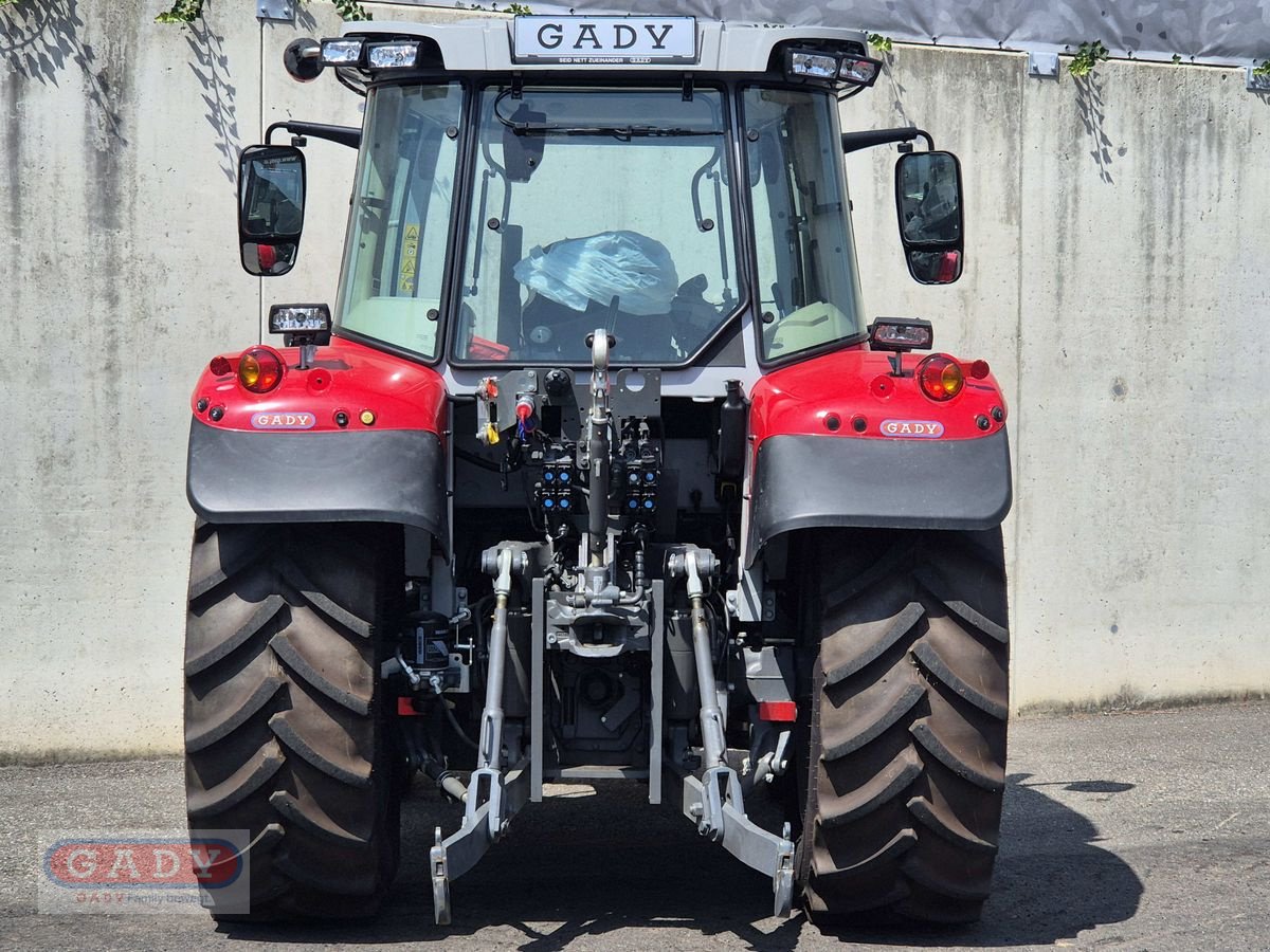 Traktor des Typs Massey Ferguson MF 5S.105 Dyna-4 Efficient, Gebrauchtmaschine in Lebring (Bild 4)