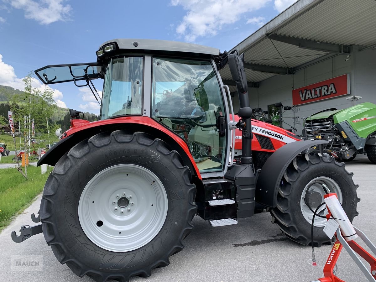 Traktor van het type Massey Ferguson MF 5S.105 Dyna-4 Efficient, Neumaschine in Eben (Foto 5)