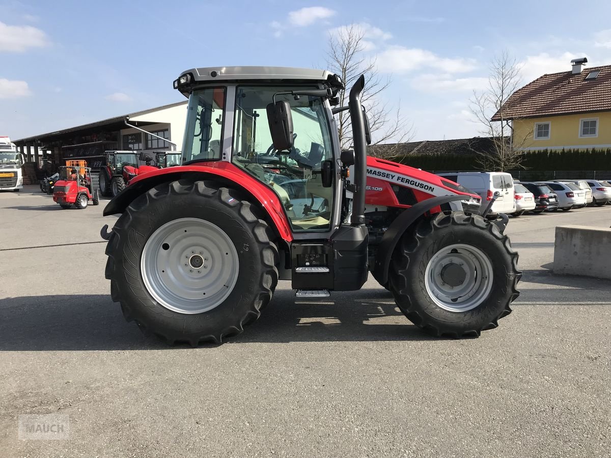 Traktor του τύπου Massey Ferguson MF 5S.105 Dyna-4 Efficient, Neumaschine σε Burgkirchen (Φωτογραφία 4)