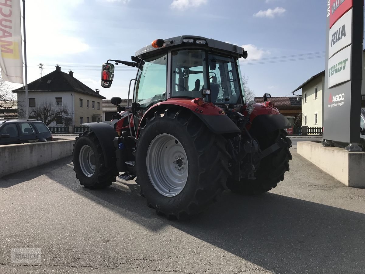 Traktor του τύπου Massey Ferguson MF 5S.105 Dyna-4 Efficient, Neumaschine σε Burgkirchen (Φωτογραφία 8)