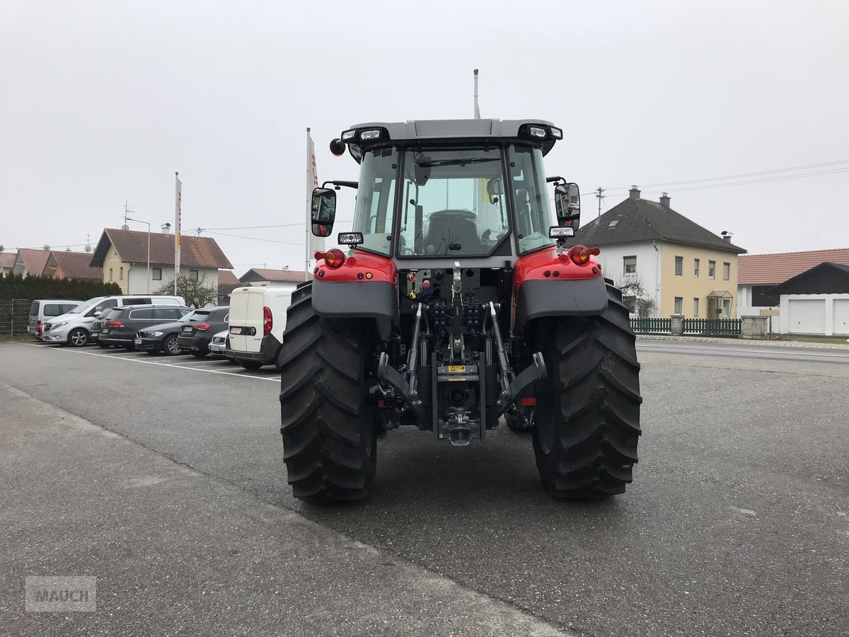 Traktor του τύπου Massey Ferguson MF 5S.105 Dyna-6 Efficient, Neumaschine σε Burgkirchen (Φωτογραφία 7)