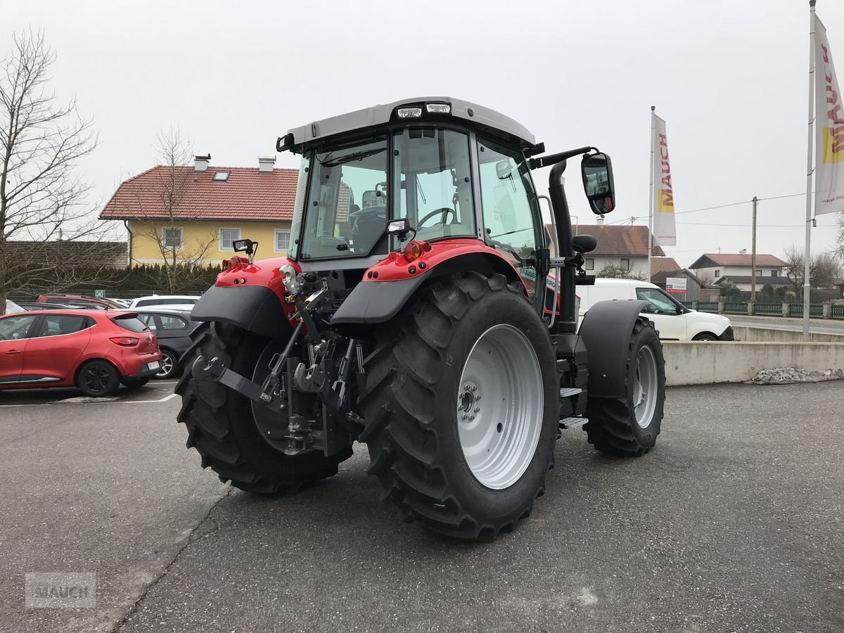 Traktor του τύπου Massey Ferguson MF 5S.105 Dyna-6 Efficient, Neumaschine σε Burgkirchen (Φωτογραφία 5)