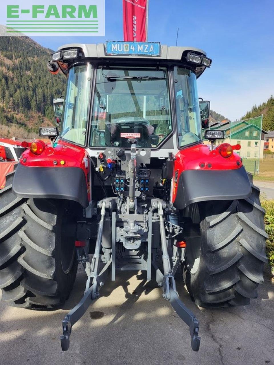 Traktor des Typs Massey Ferguson mf 5s.115 dyna-4 efficient Efficient, Gebrauchtmaschine in NIEDERWÖLZ (Bild 4)