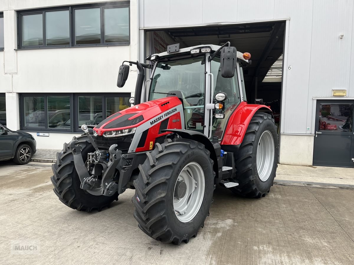 Traktor van het type Massey Ferguson MF 5S.115 Dyna-4 Efficient, Neumaschine in Burgkirchen (Foto 1)