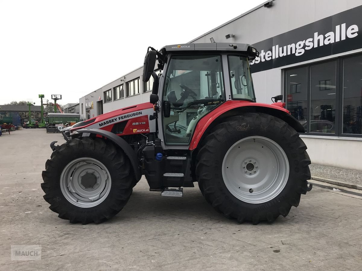 Traktor του τύπου Massey Ferguson MF 5S.115 Dyna-4 Efficient, Neumaschine σε Burgkirchen (Φωτογραφία 2)