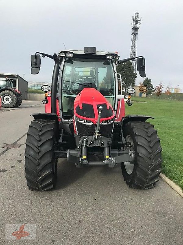 Traktor a típus Massey Ferguson MF 5S.115 Dyna-4 ESSENTIAL, Neumaschine ekkor: Oederan (Kép 2)