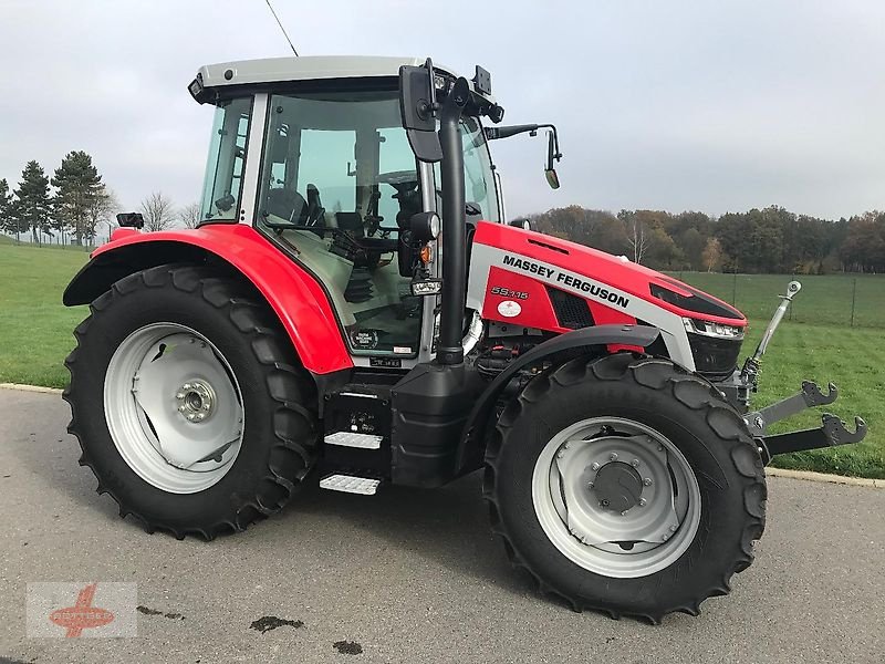 Traktor του τύπου Massey Ferguson MF 5S.115 Dyna-4 ESSENTIAL, Neumaschine σε Oederan (Φωτογραφία 1)