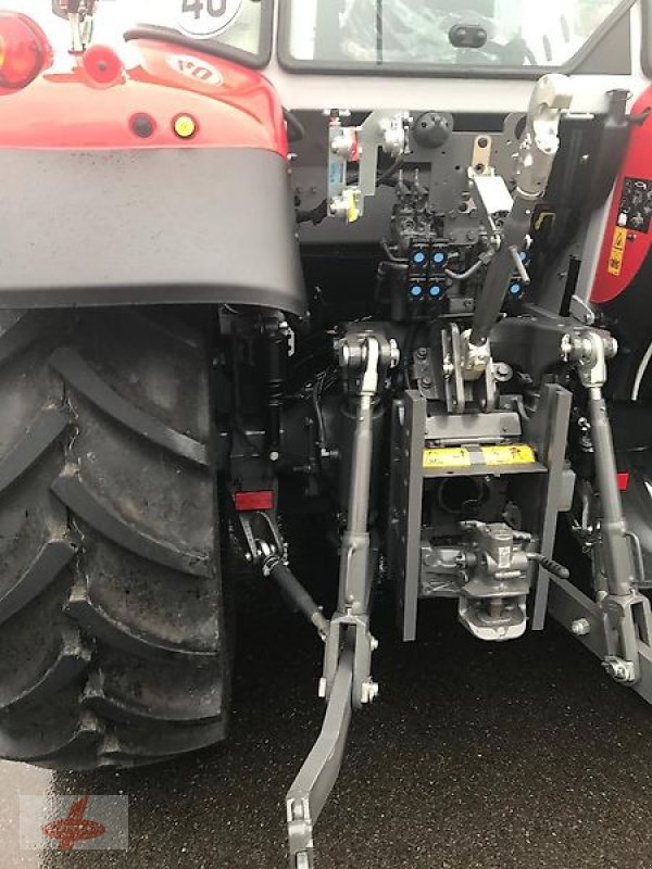 Traktor van het type Massey Ferguson MF 5S.115 Dyna-4 ESSENTIAL, Neumaschine in Oederan (Foto 6)