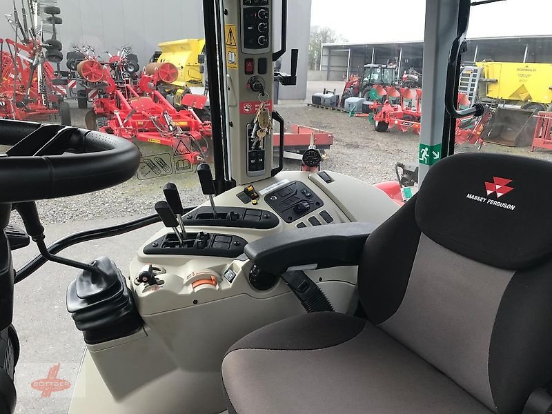 Traktor a típus Massey Ferguson MF 5S.115 Dyna-4 ESSENTIAL, Neumaschine ekkor: Oederan (Kép 8)