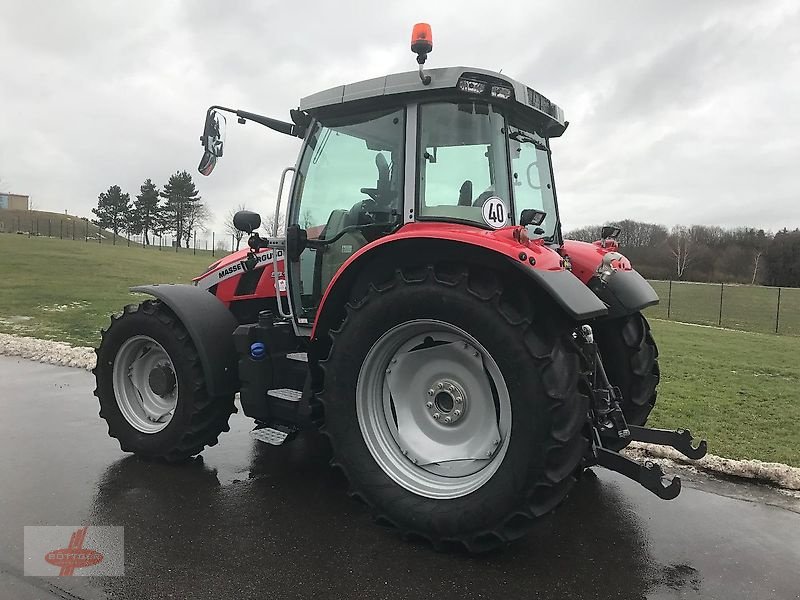 Traktor van het type Massey Ferguson MF 5S.115 Dyna-4 ESSENTIAL, Neumaschine in Oederan (Foto 2)