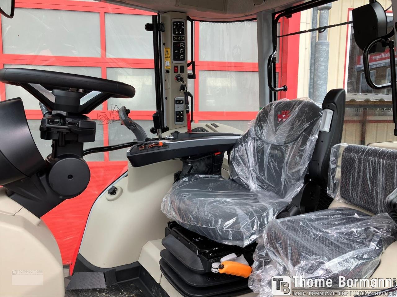 Traktor typu Massey Ferguson MF 5S.125 Dyna-6 Efficient, Gebrauchtmaschine w Neu-Isenburg (Zdjęcie 3)