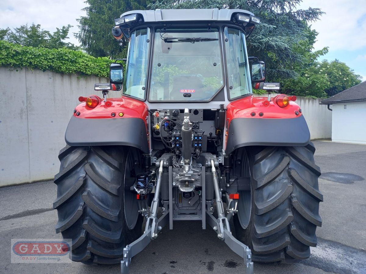 Traktor des Typs Massey Ferguson MF 5S.135 Dyna-6 Exclusive, Vorführmaschine in Lebring (Bild 4)