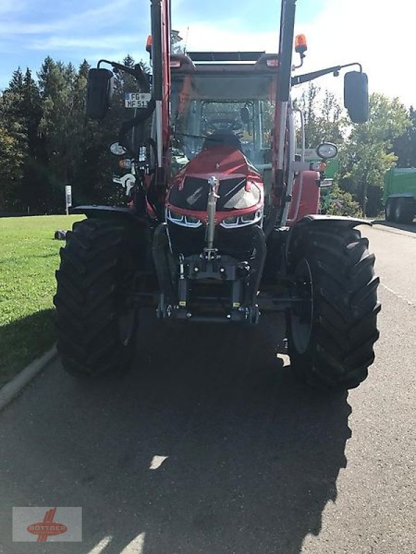 Traktor des Typs Massey Ferguson MF 5S.145 Dyna-6 "Efficient", Vorführmaschine in Oederan (Bild 4)