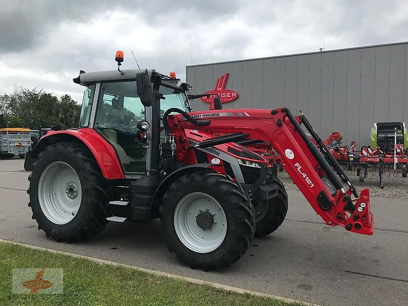 Traktor του τύπου Massey Ferguson MF 5S.145 Dyna-6 "Efficient", Vorführmaschine σε Oederan (Φωτογραφία 3)